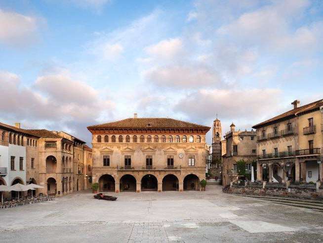 Visite o Poble Espanyol