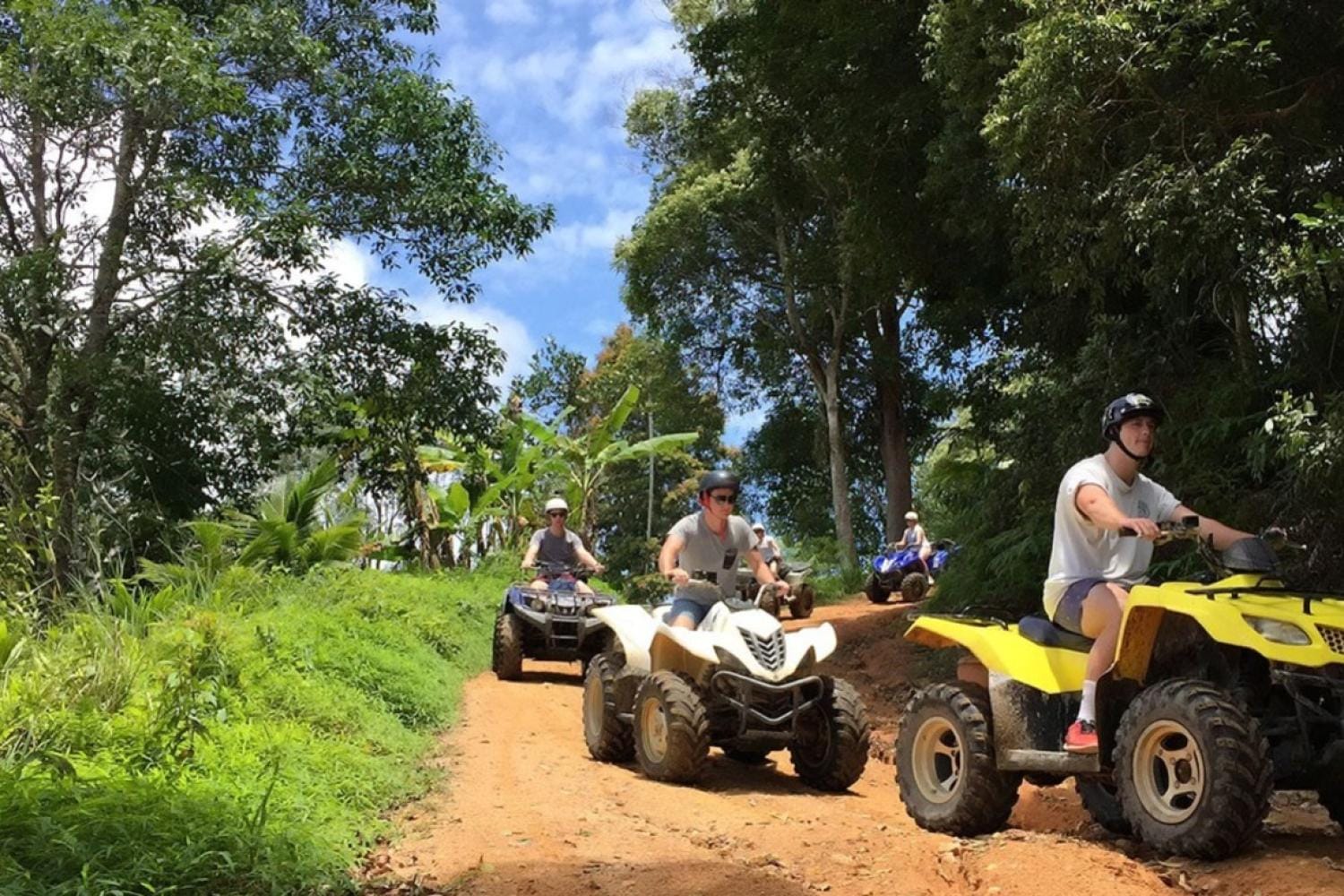 Aventura por las cascadas ocultas en quad