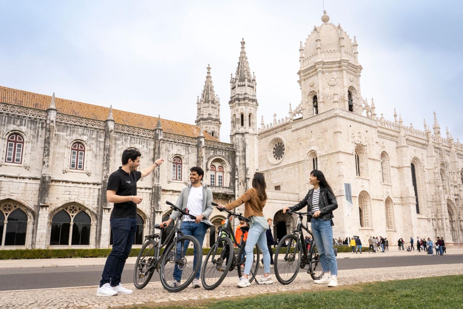 Lisboa 360: ebike, barco e helicóptero