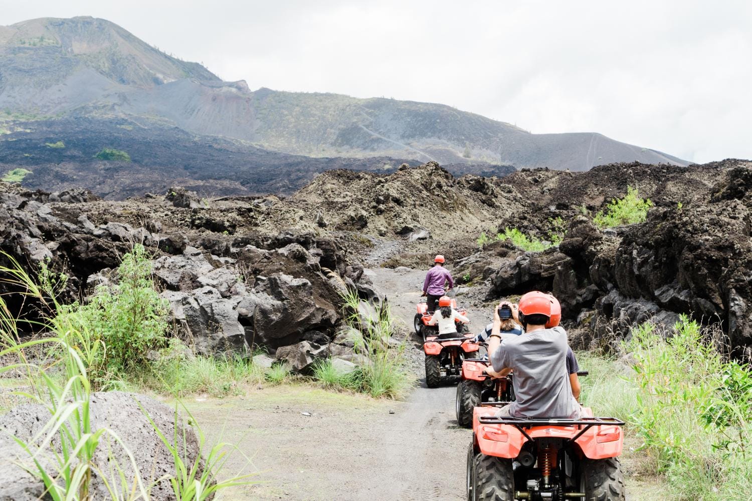 Quad y aguas termales naturales en Bali