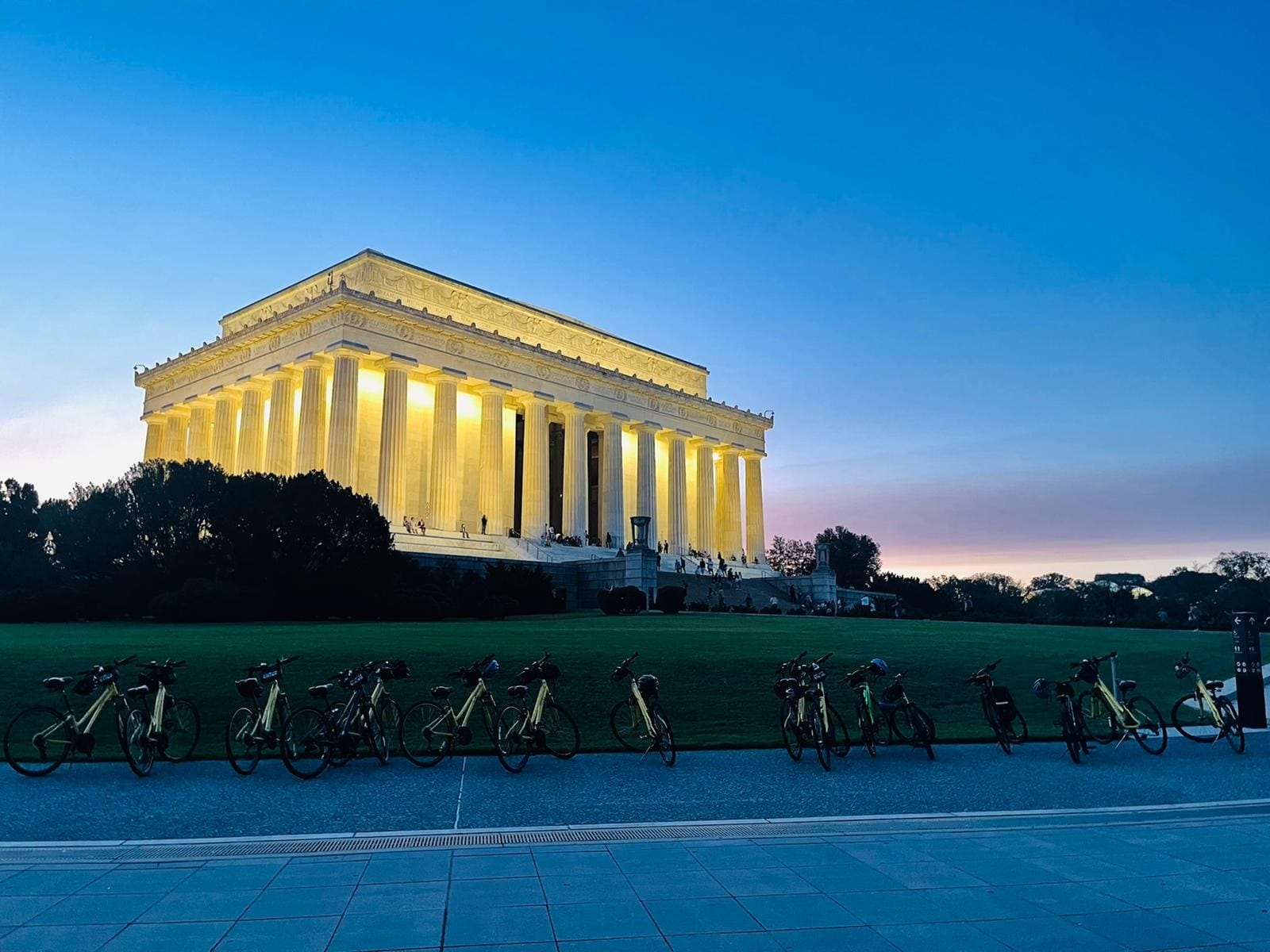 Bici nocturna por monumentos y memoriales