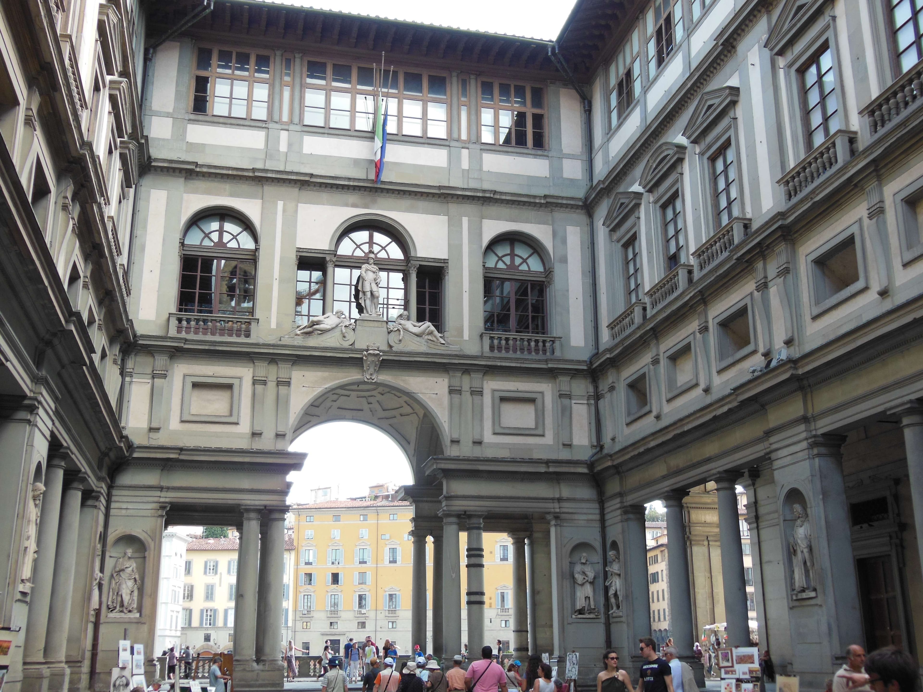 Florence Walking Tour and Uffizi Ticket