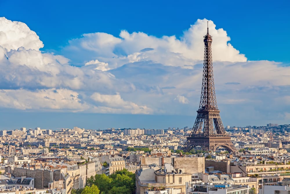 Eiffel Tower Climb: 2nd Floor in Spanish