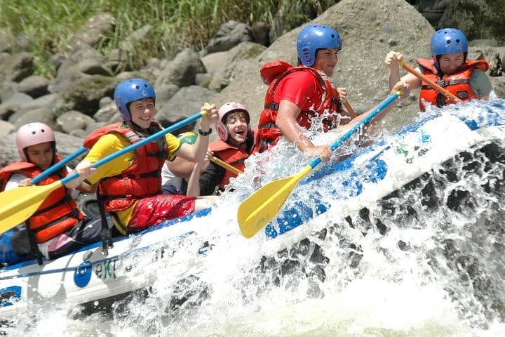 Rafting en el Pacuare: día completo