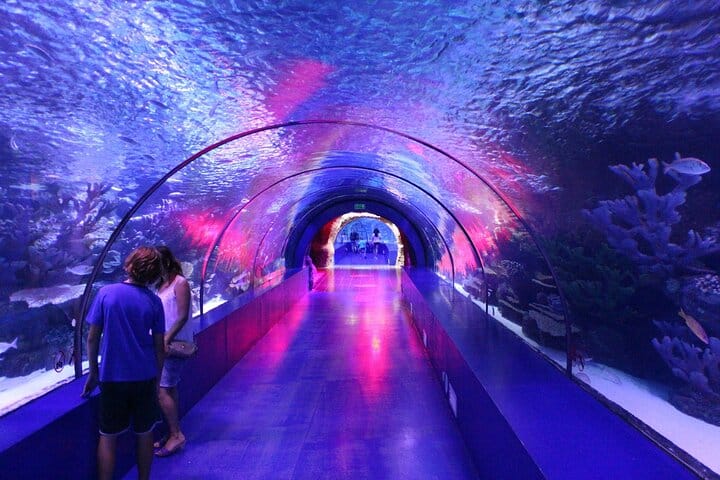 Acuario y casco antiguo de Antalya