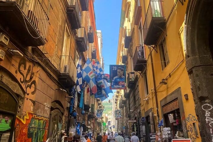 Centro histórico con Nápoles subterránea