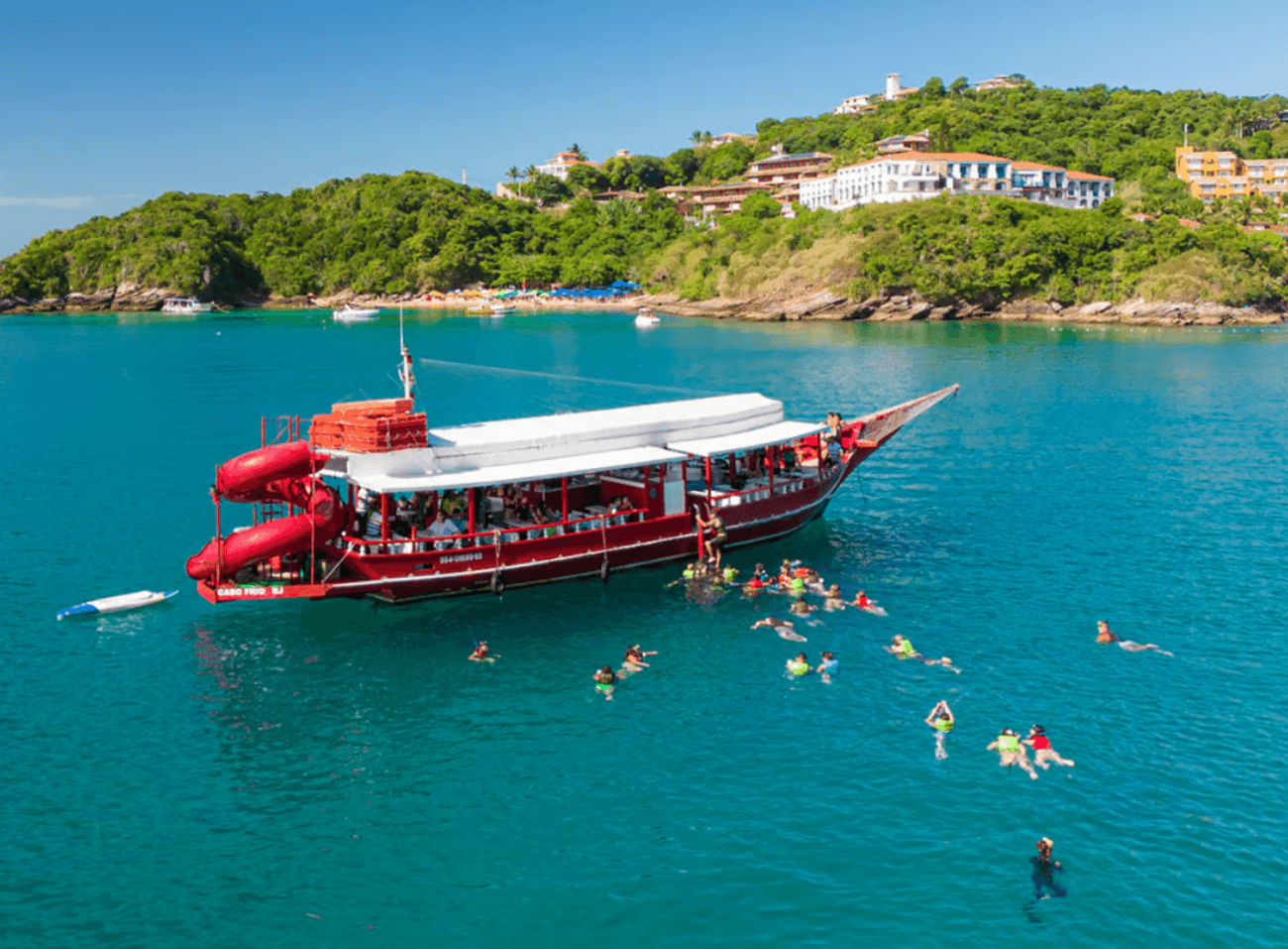 Búzios Boat Tour with Lunch from Barra