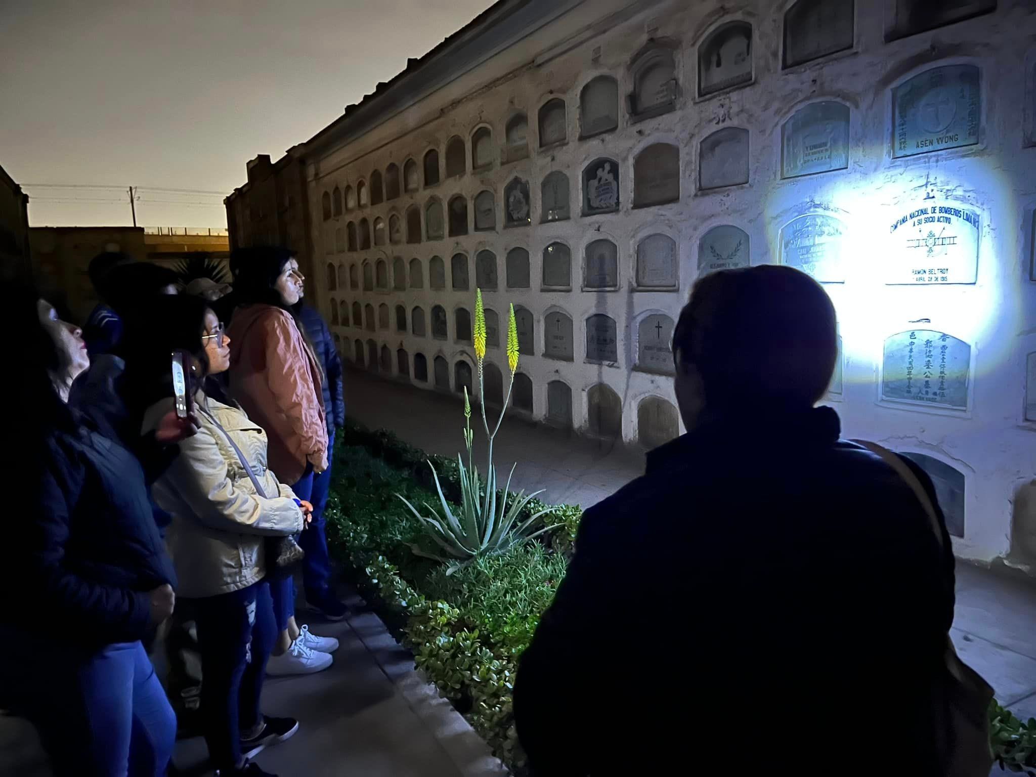 Tour nocturno al Cementerio del Terror