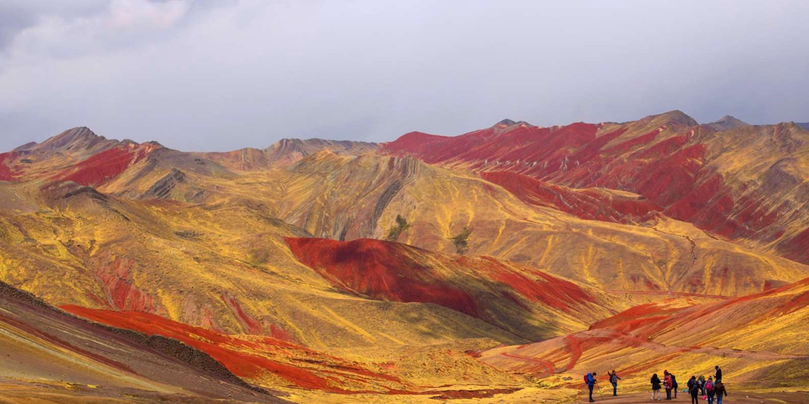 Explora Palcoyo, montañas arcoíris