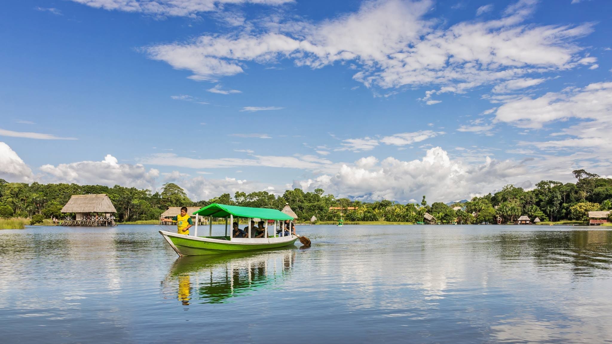Paseo en bote por la Laguna Milagrosa