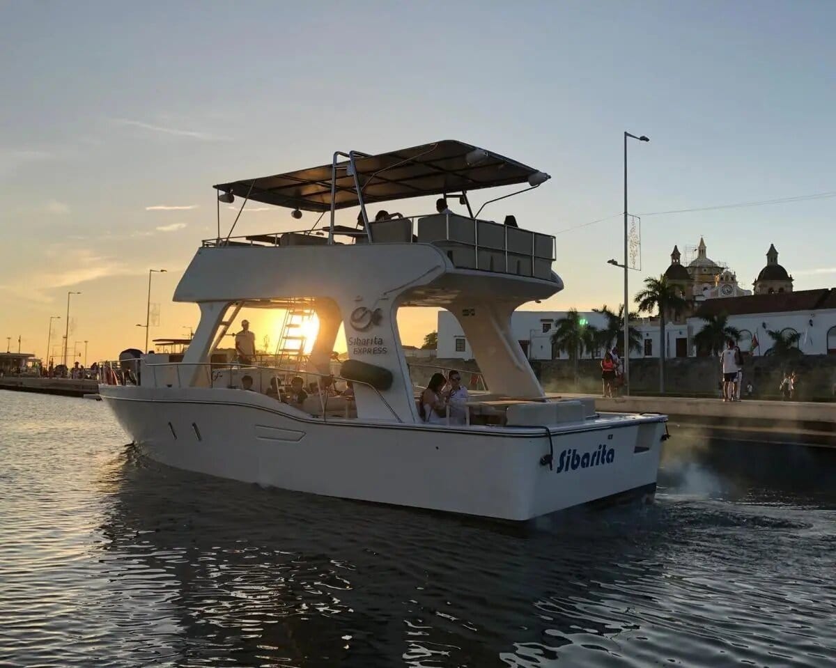 Cena en la Bahía de Cartagena