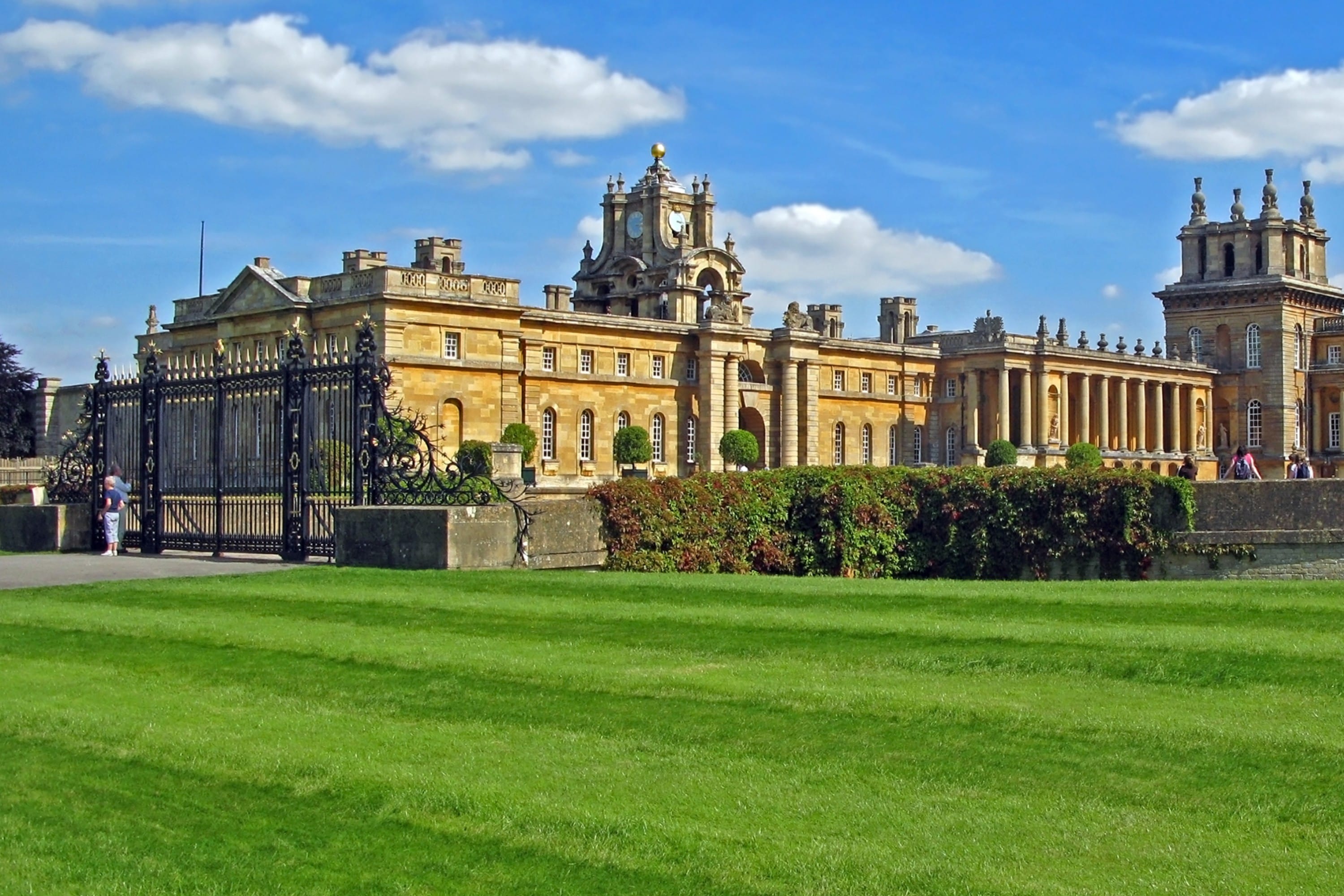 Blenheim Palace with Cotswolds or War Rooms