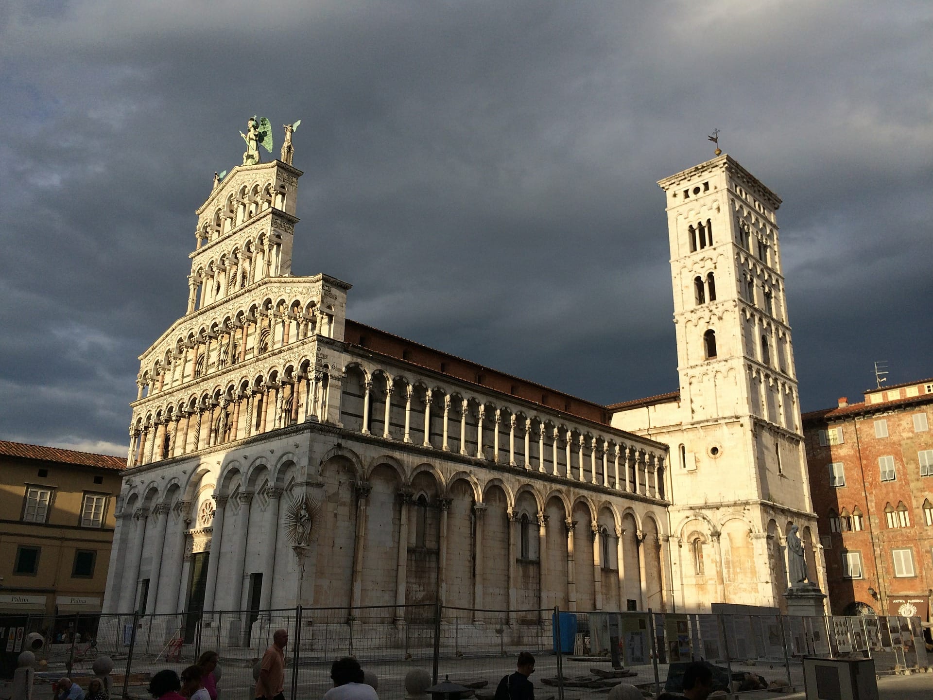 Desde Livorno: Pisa, Lucca y Torre Inclinada