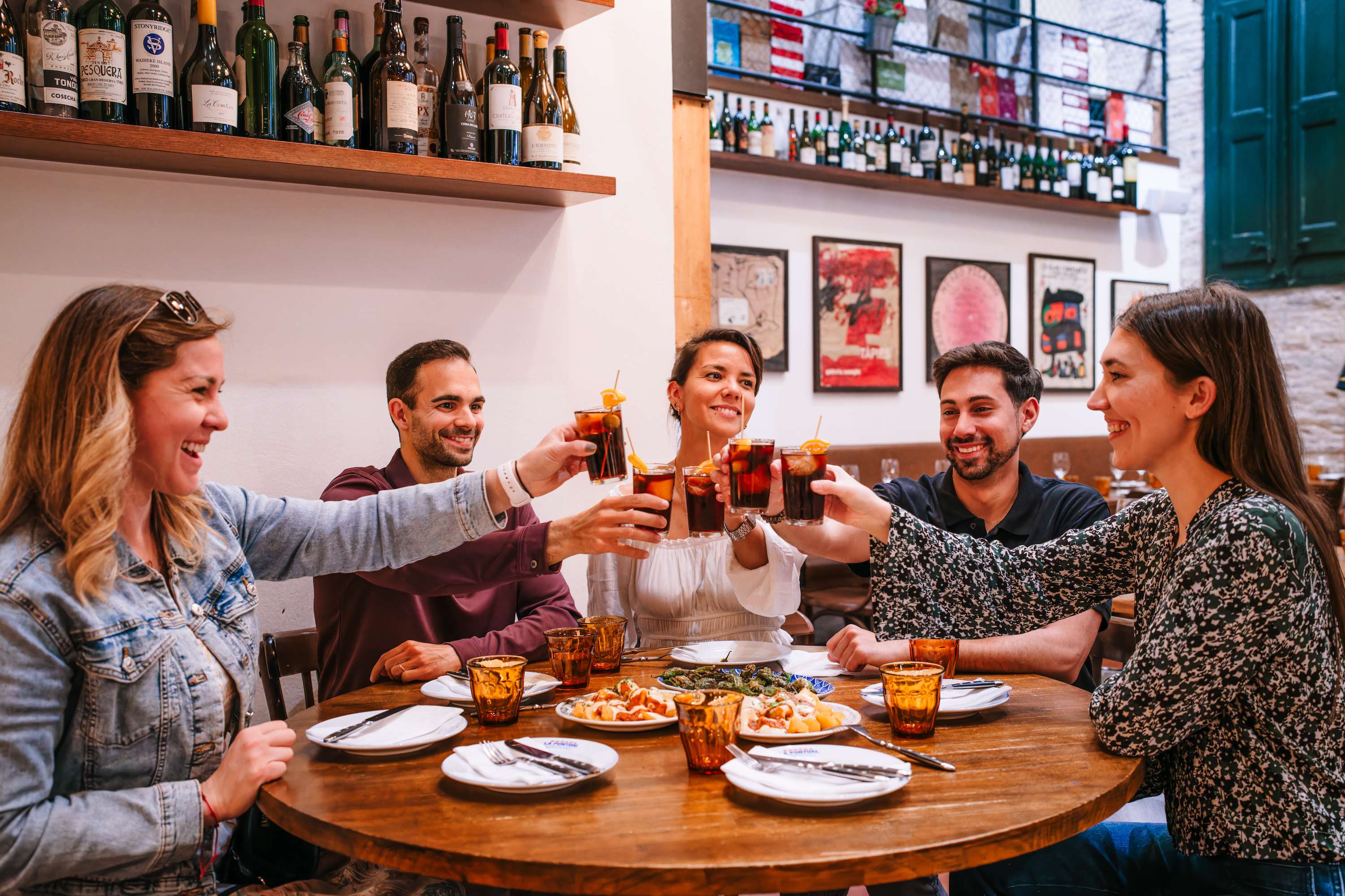 Tapas, paseo a pie y flamenco en Sevilla
