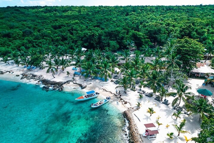 Isla Saona en lancha rápida con piscina