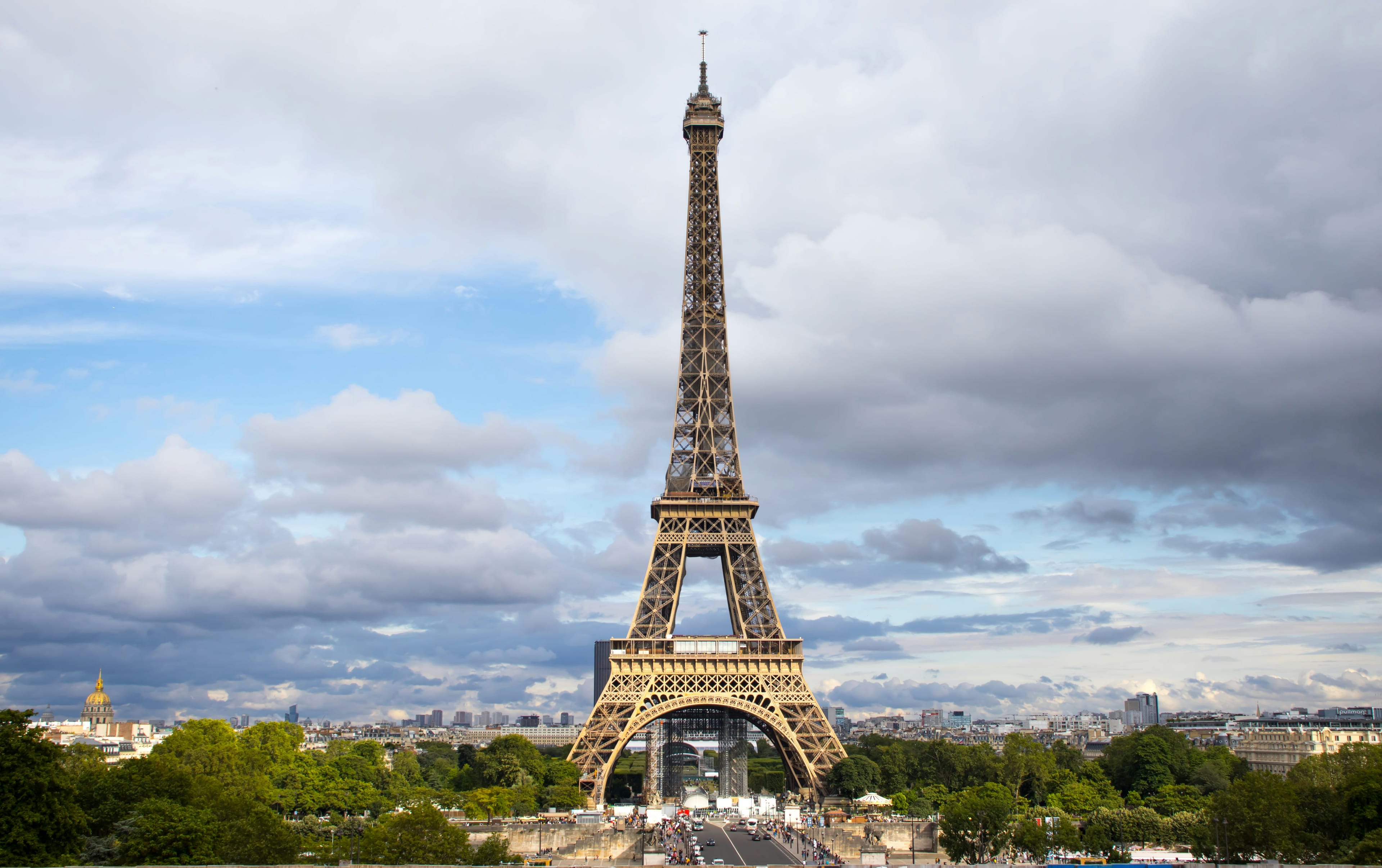 Eiffel Tower & Versailles Palace Guided Tour Small Group