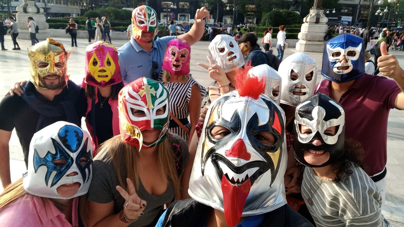 Lucha Libre: a pie, tequila, mezcal y show