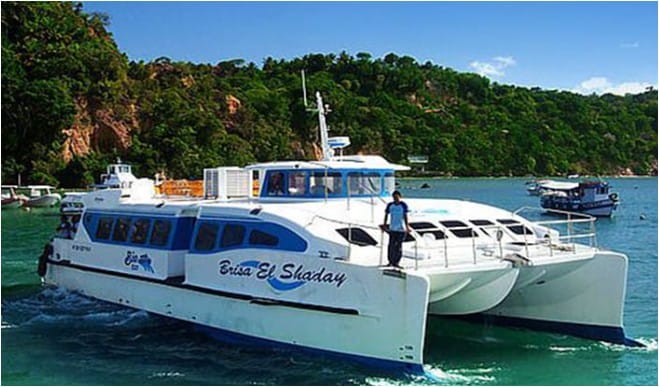 Traslado de Salvador a Morro en Catamarán