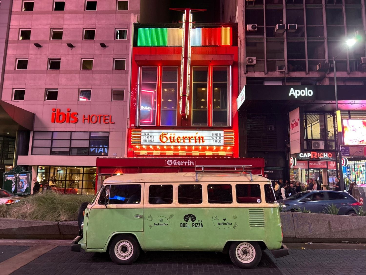 Pizza Night Tour em Kombi vintage