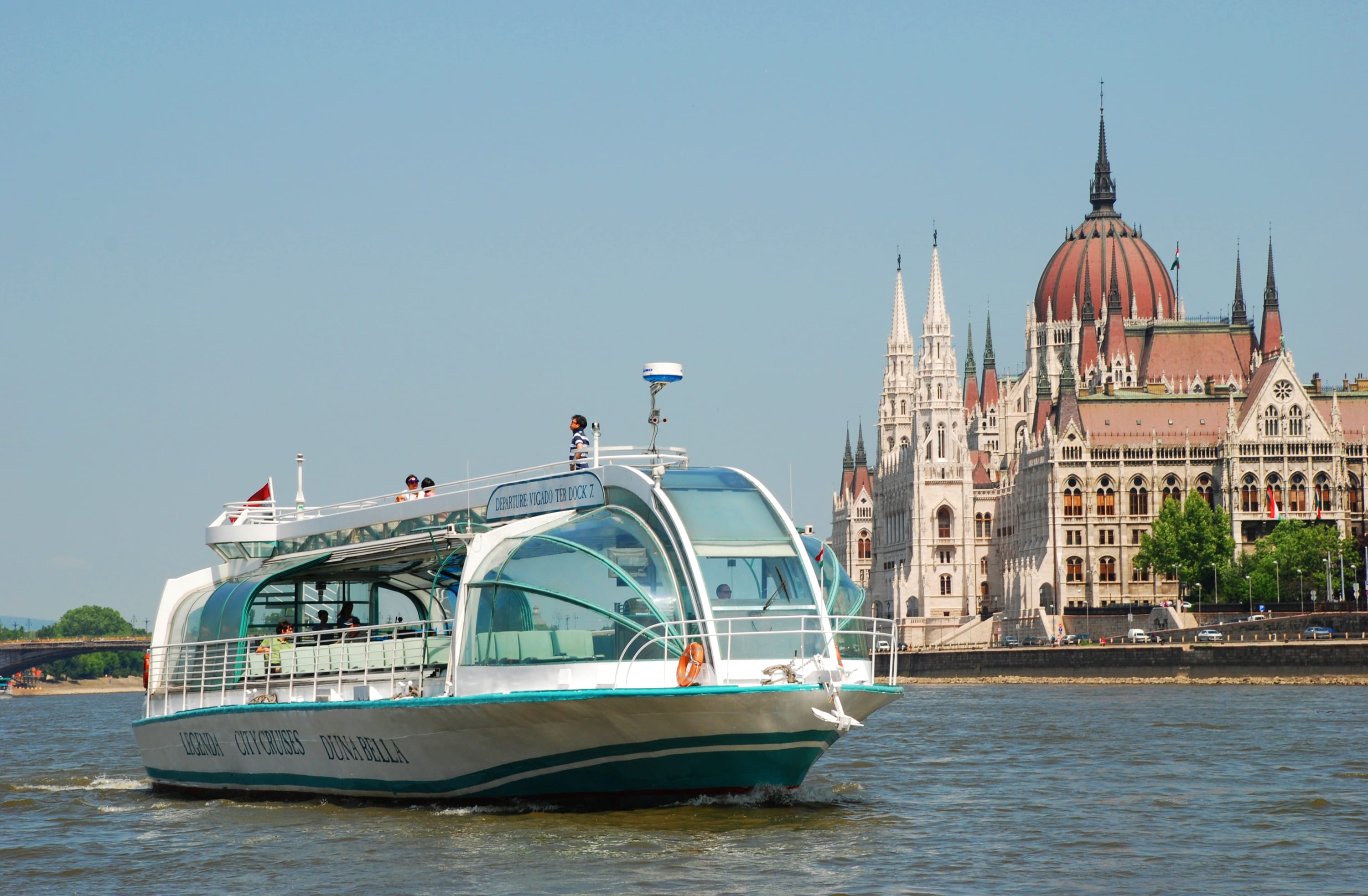 Crucero de día por el Danubio con bebida