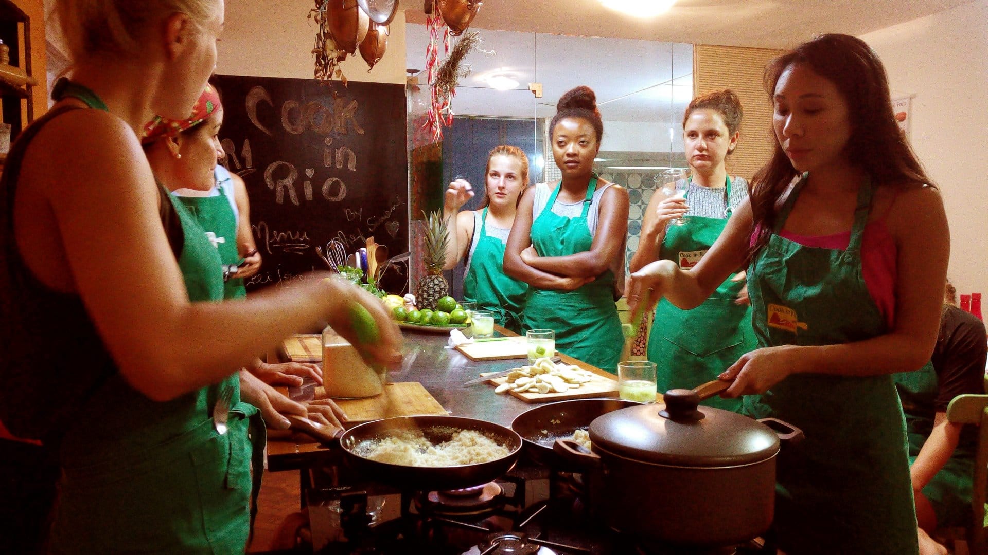 Aula de culinária brasileira no Rio