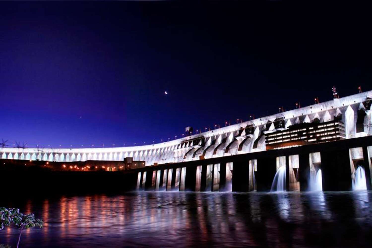 Itaipu Evening Lights Tour