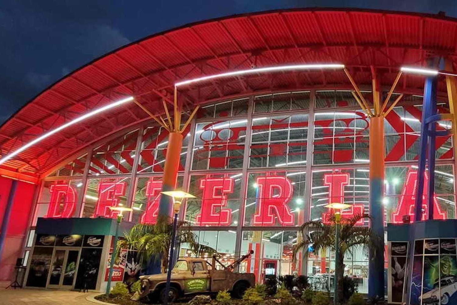 Dezerland Park: Orlando Auto Museum