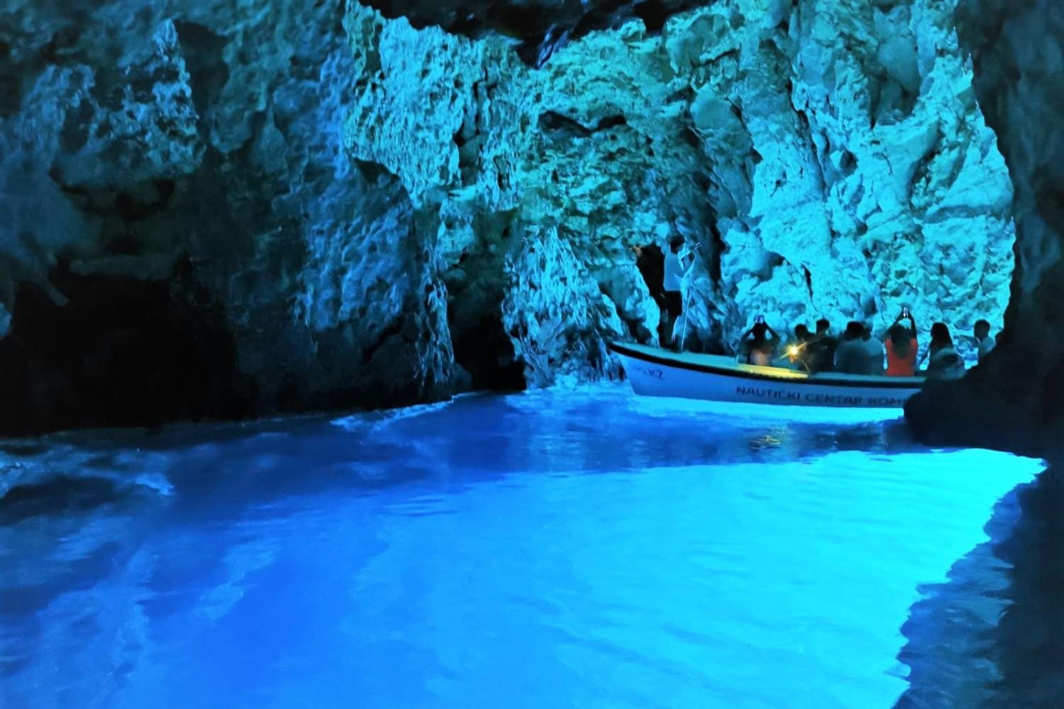 Cueva Azul, Vis y Hvar en grupo pequeño