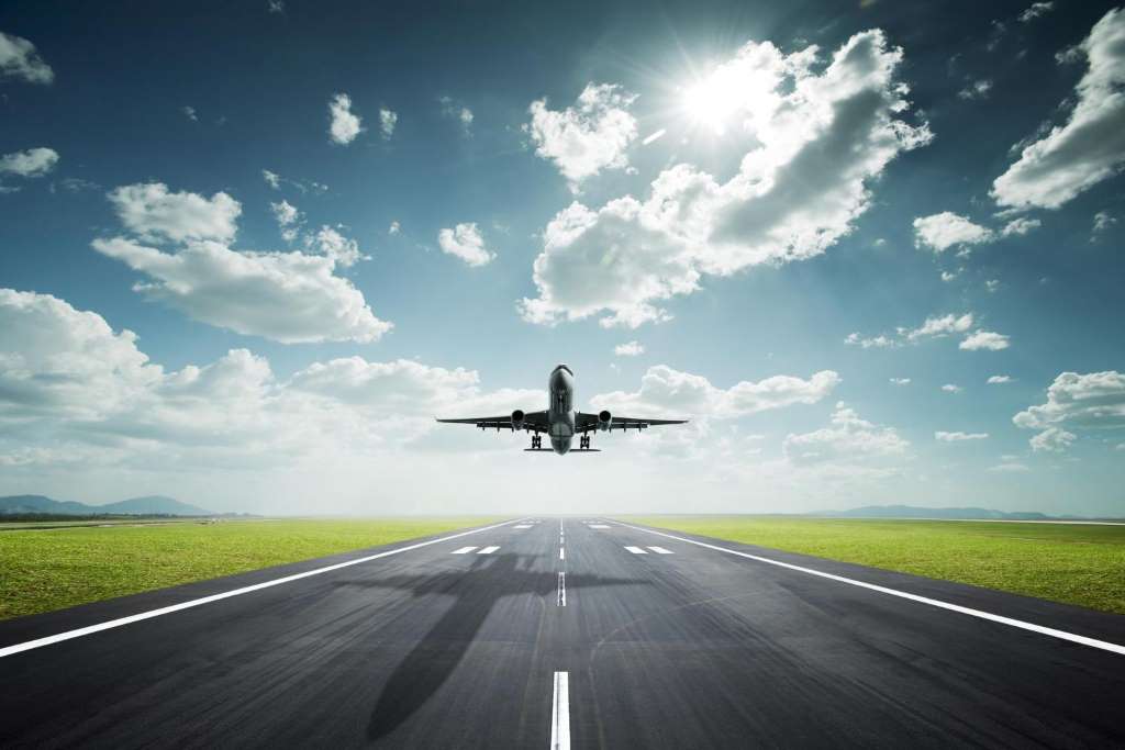 Traslado Privado entre el Aeropuerto y Hoteles - Ida y Vuelta - 1-3 Personas