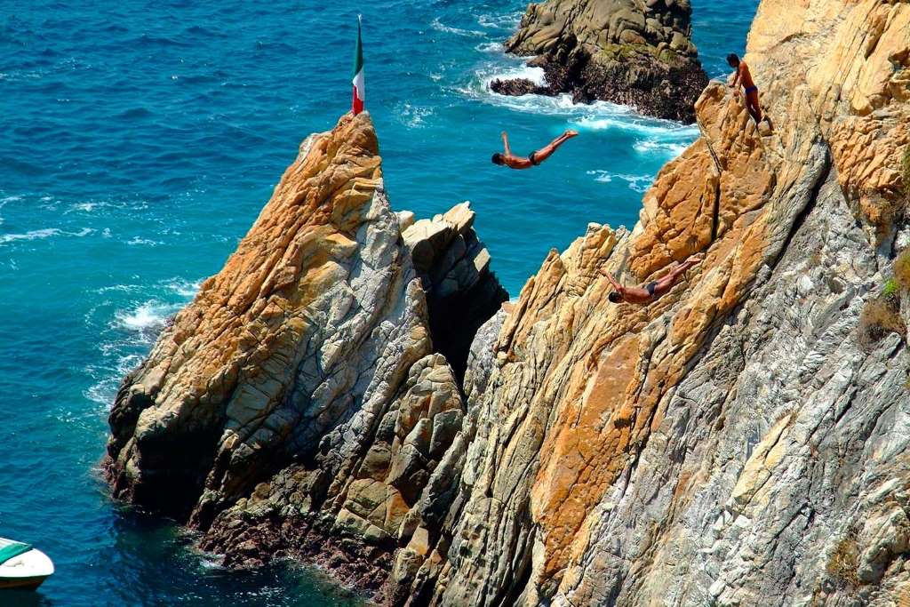 Tour por la Ciudad de Acapulco y Clavadistas
