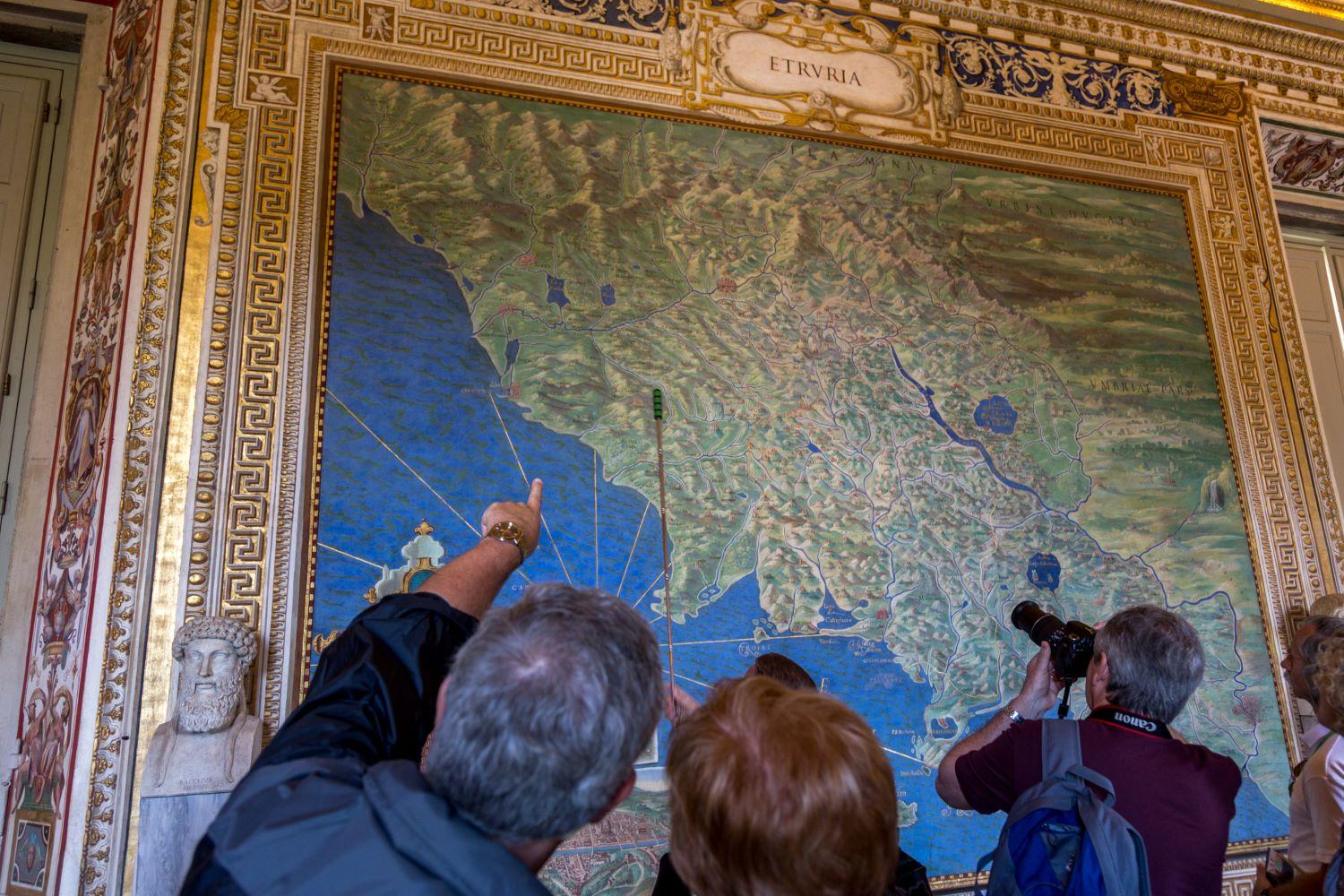 Vatican & Sistine Chapel Express Tour - Imagen 3