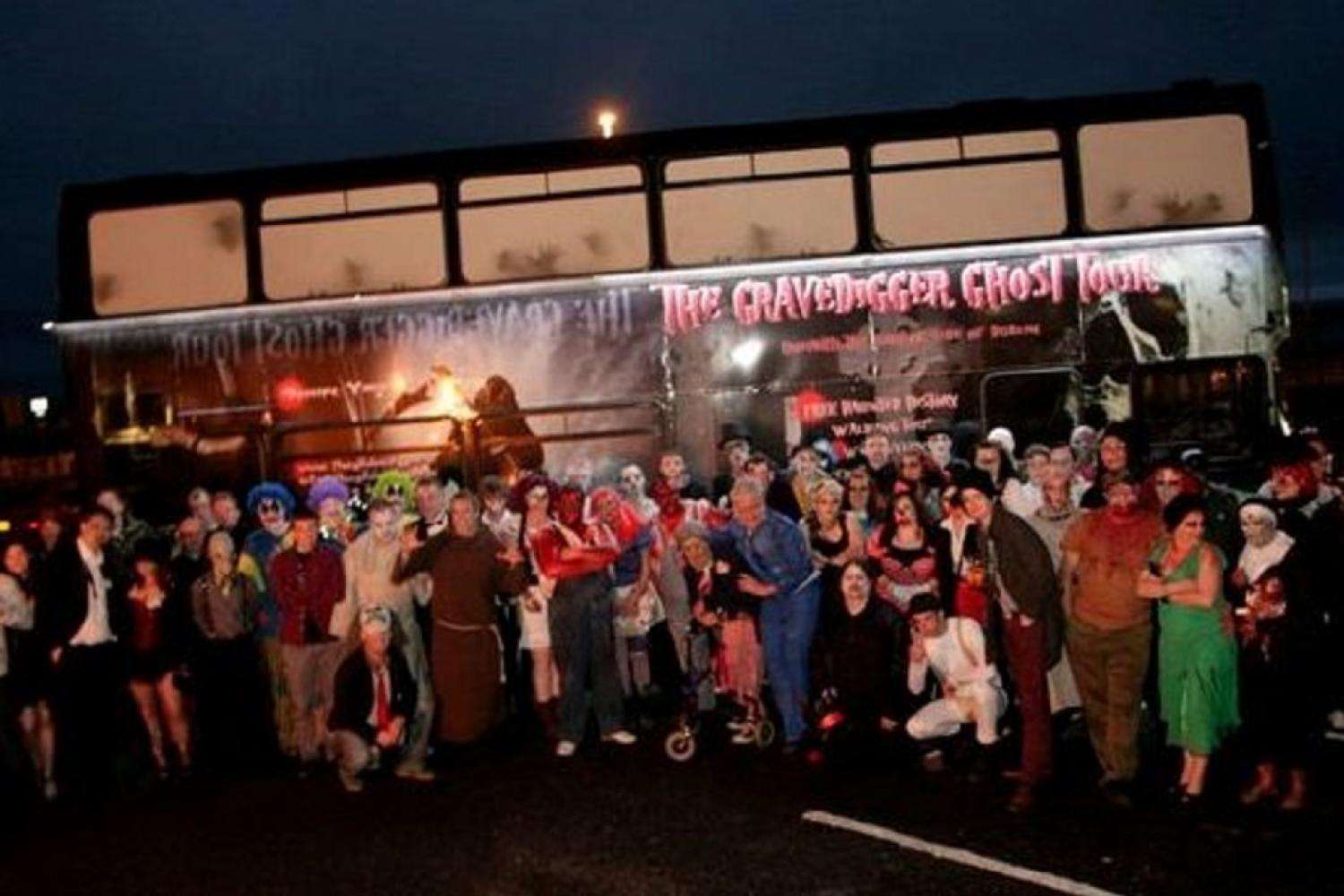 Tour nocturno en el bus fantasma Gravedigger - Imagen 3