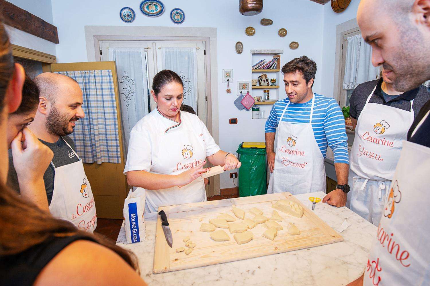 Mercado y clase de cocina en grupo pequeño - Imagen 3