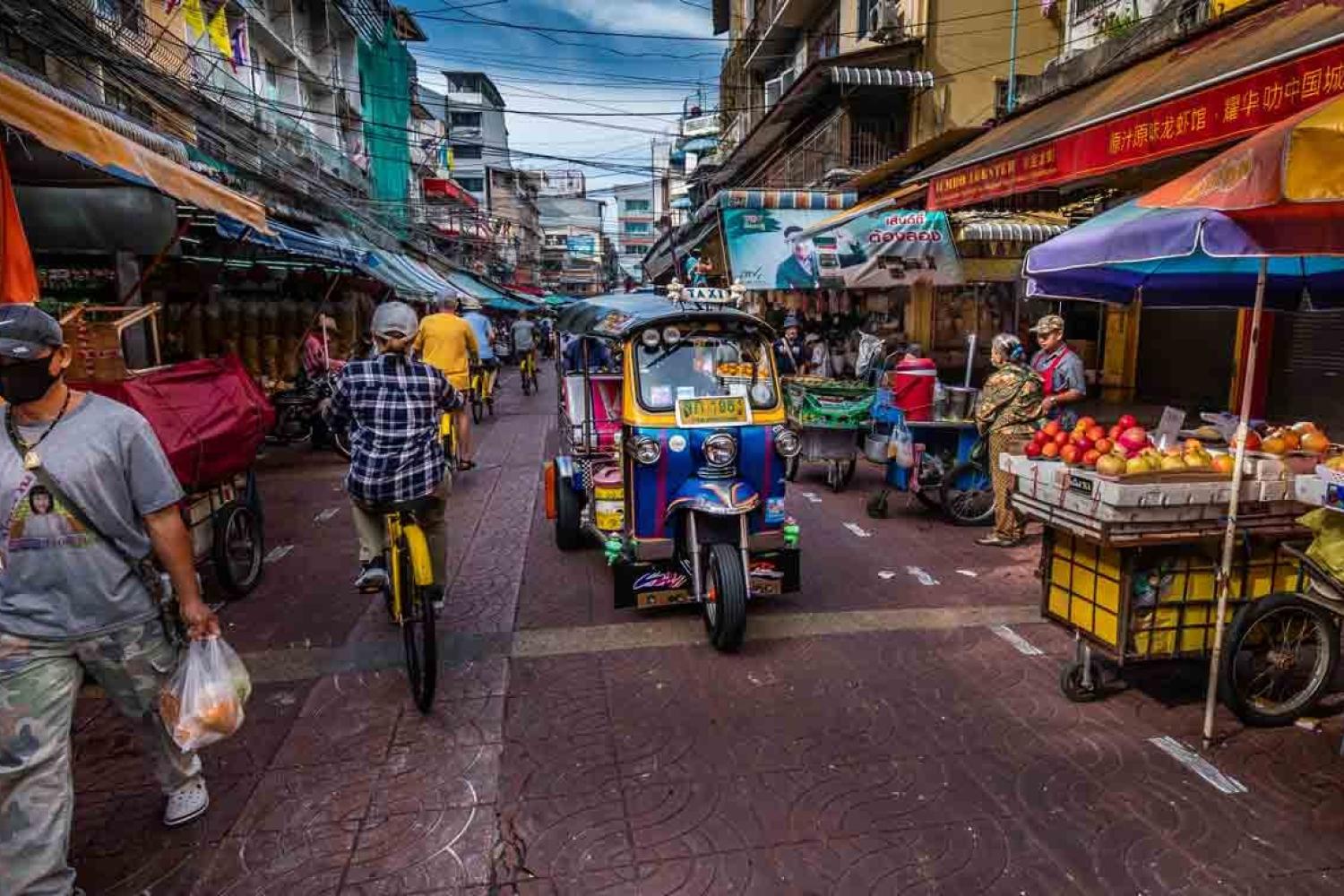 Passeio de bike pelos becos de Chinatown - Imagen 2
