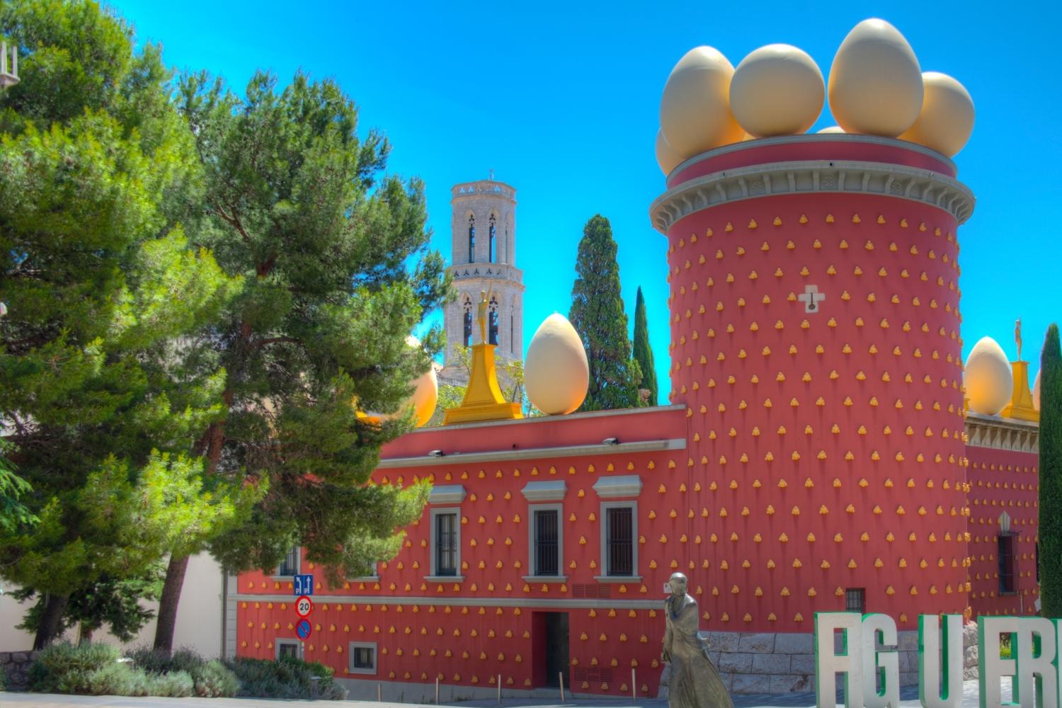 Privado: Museo Dalí, pueblo medieval, Girona - Imagen 2