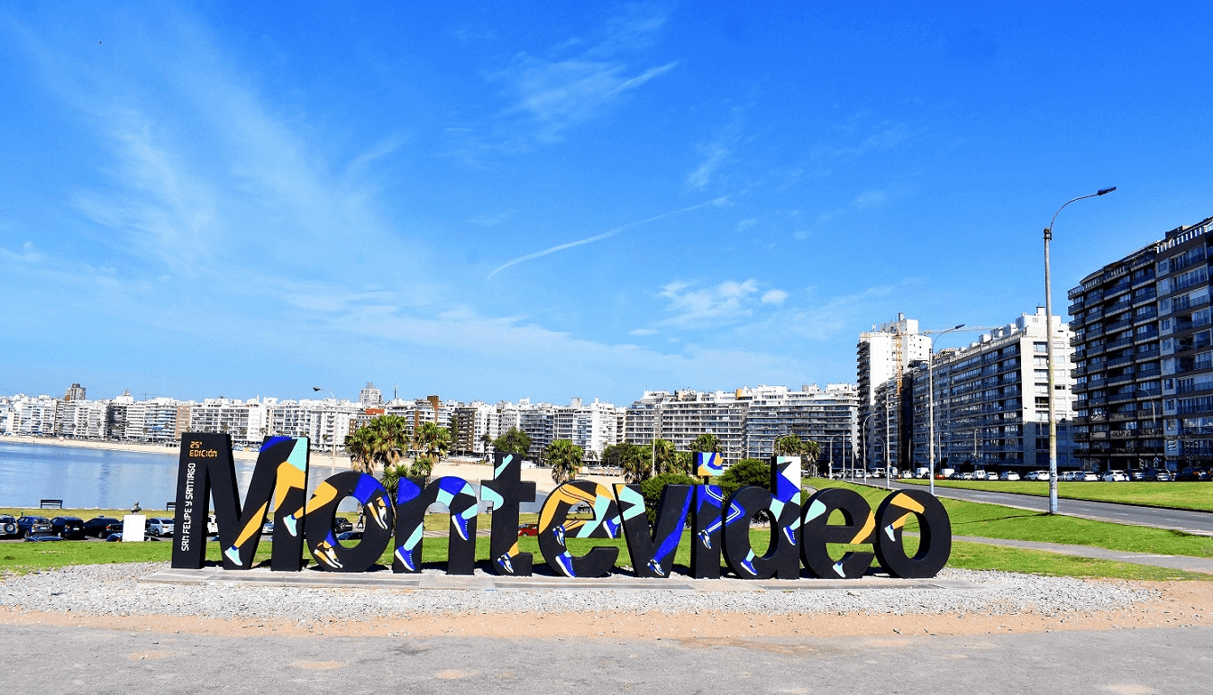Hop on hop off en Montevideo - 2 circuitos - Imagen 2