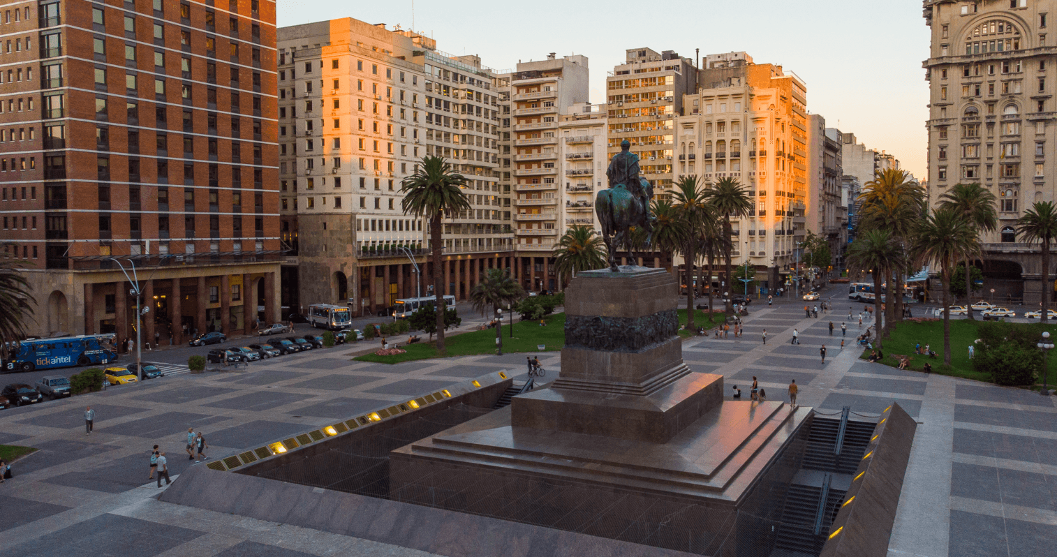 Hop on hop off en Montevideo - 2 circuitos - Imagen 4