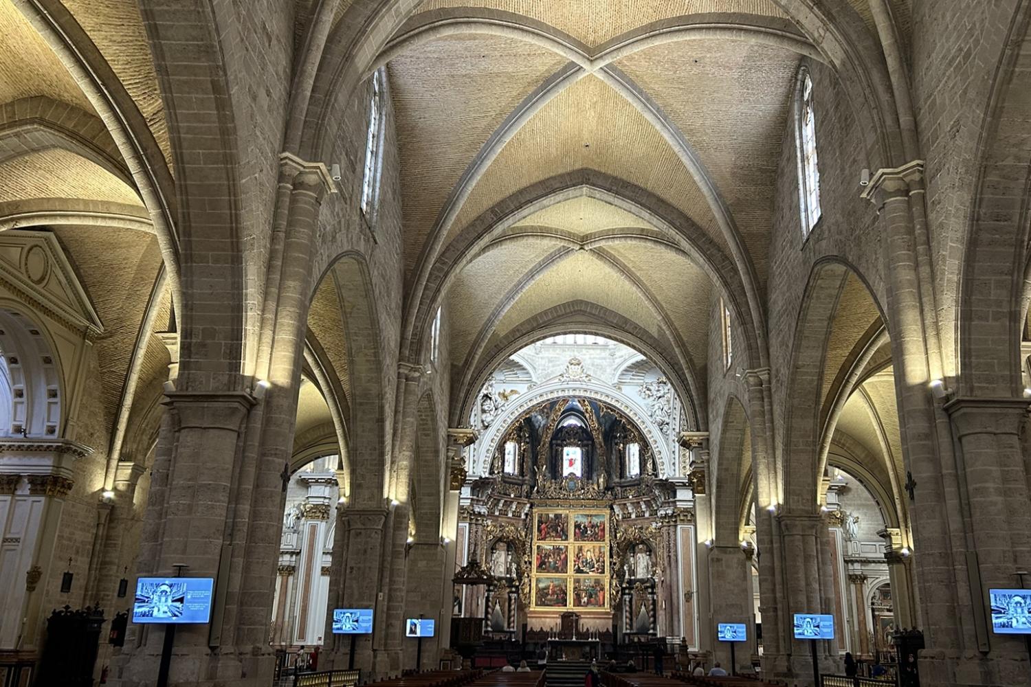 Catedral y Santo Grial sin colas - Imagen 2
