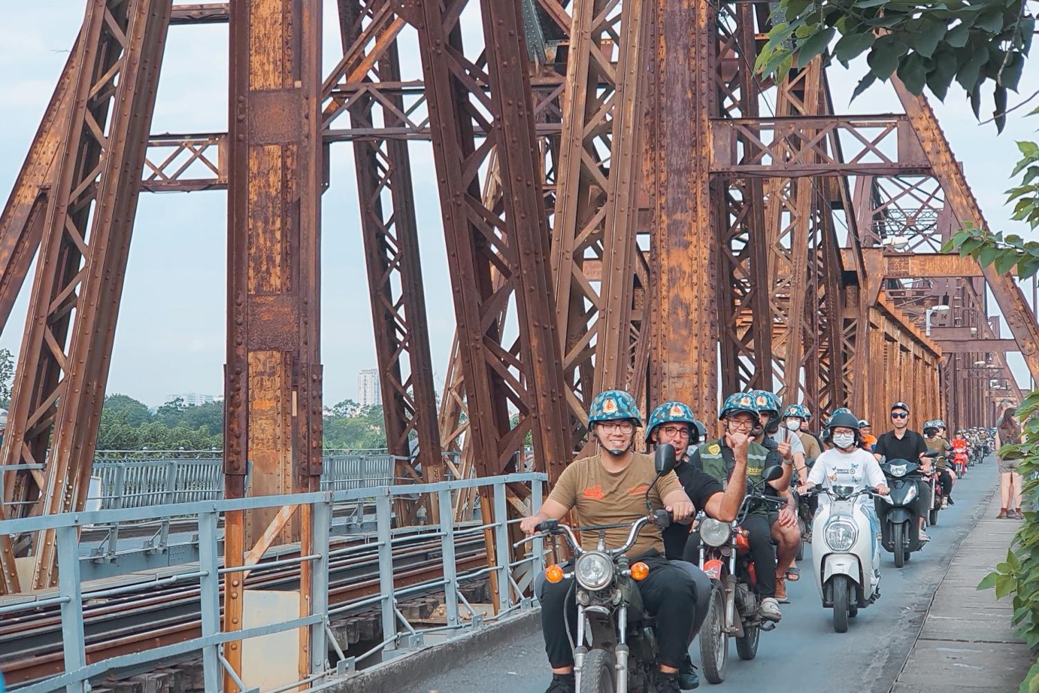 Hanoi y comida callejera en moto de época - Imagen 4