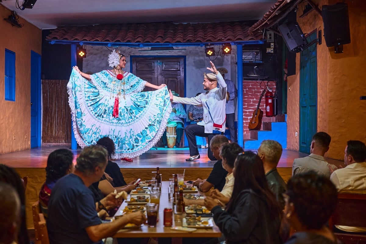 Cena panameña y espectáculo folclórico - Imagen 2