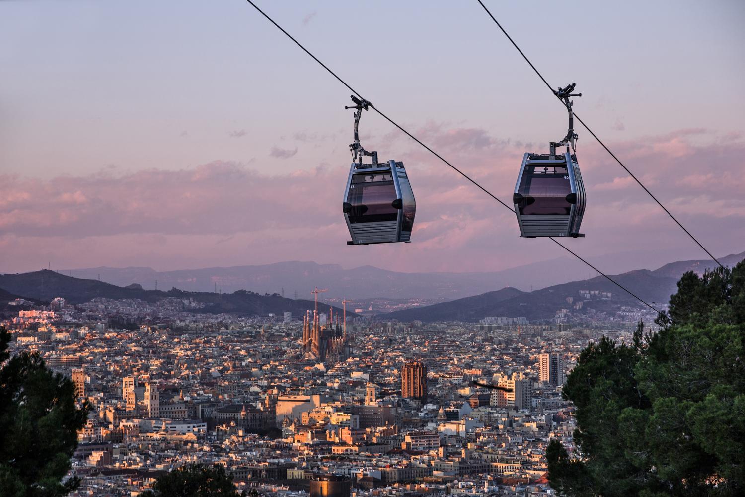 MoCo Barcelona e teleférico de Montjuic - Imagen 3