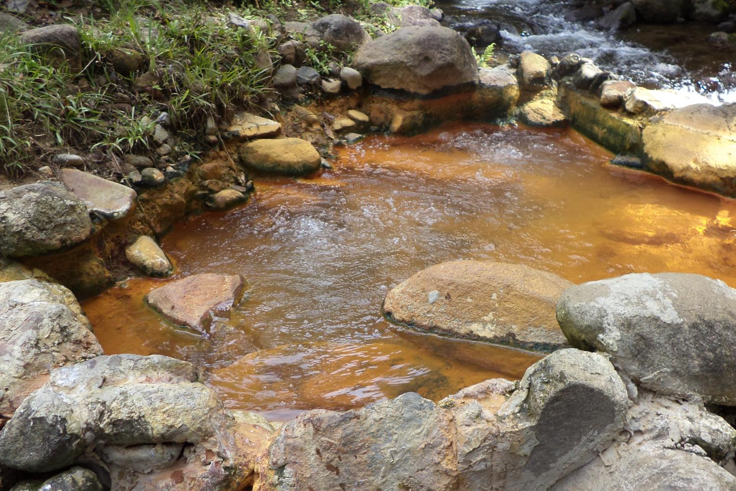 Pozos termales de Caldera y cascadas - Imagen 4