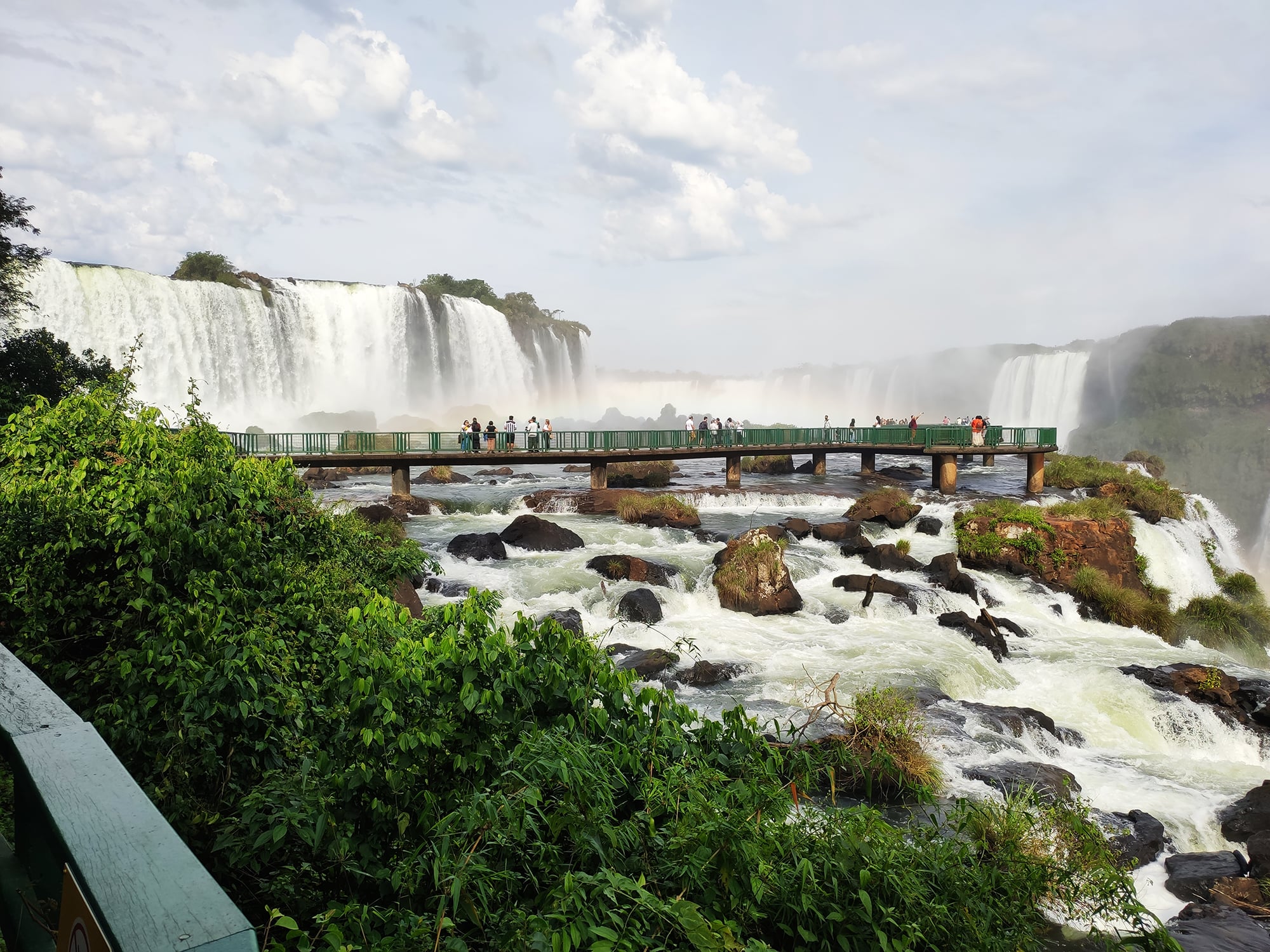Iguassu Falls Both Sides: Brazil, Argentina - Imagen 2