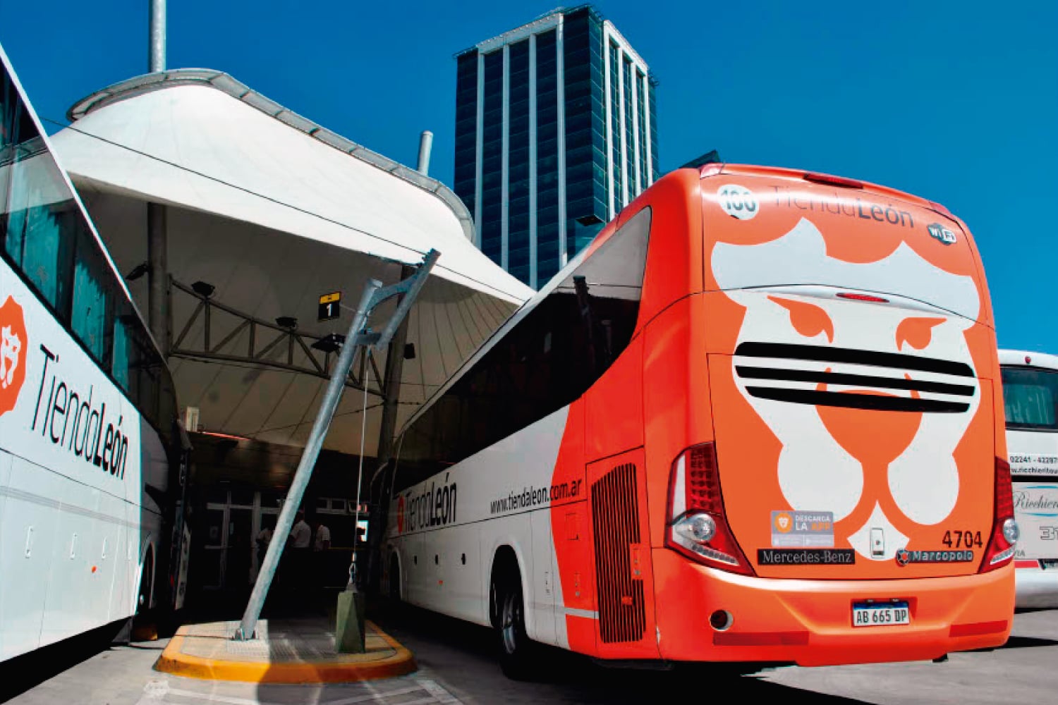Shared transfer from Buenos Aires (Pellegrini terminal) to Ezeiza Airport - Imagen 2