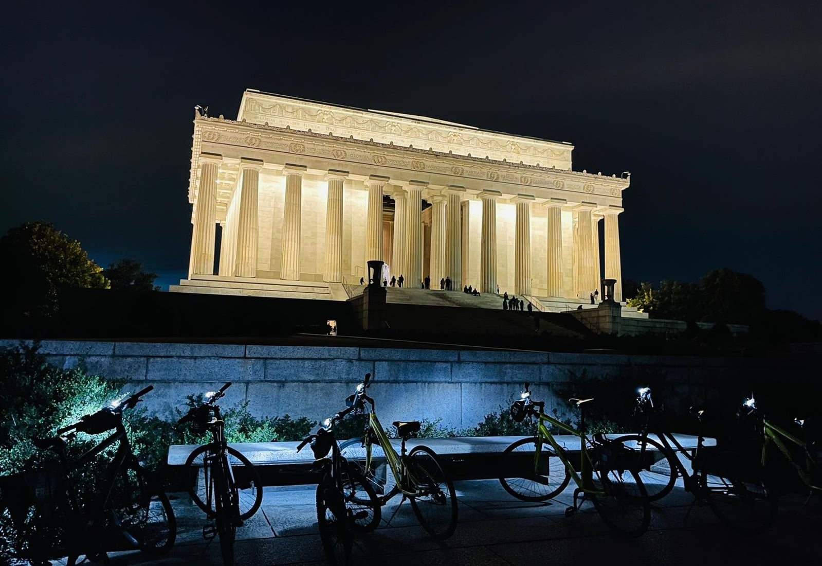 Bici nocturna por monumentos y memoriales - Imagen 3