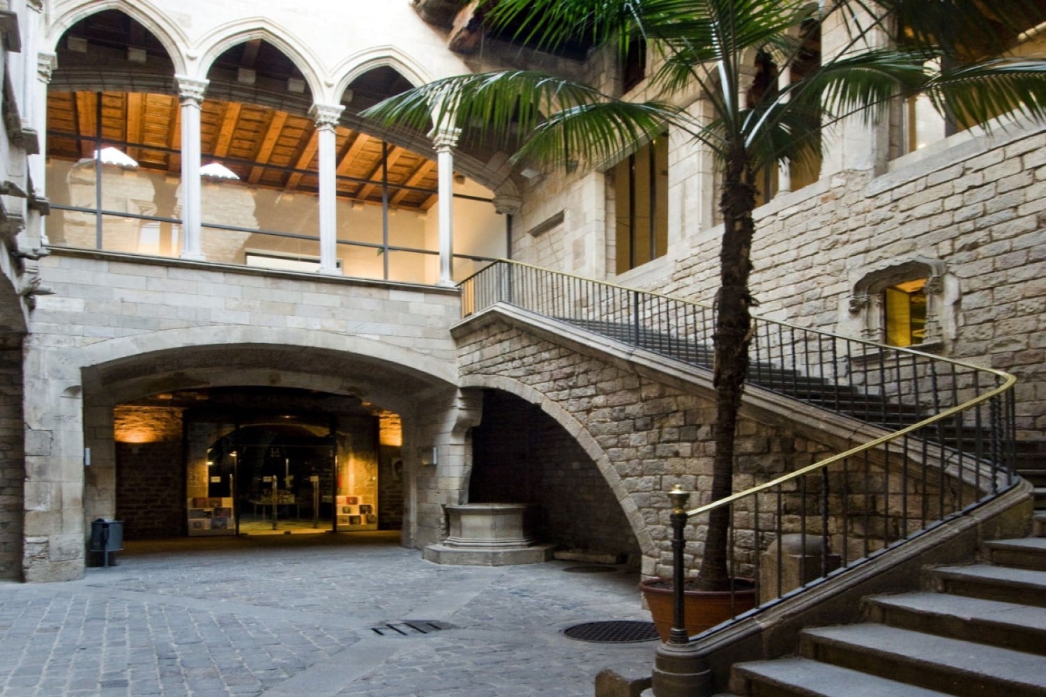Museu Picasso guiado e Museu Moco opcional - Imagen 3