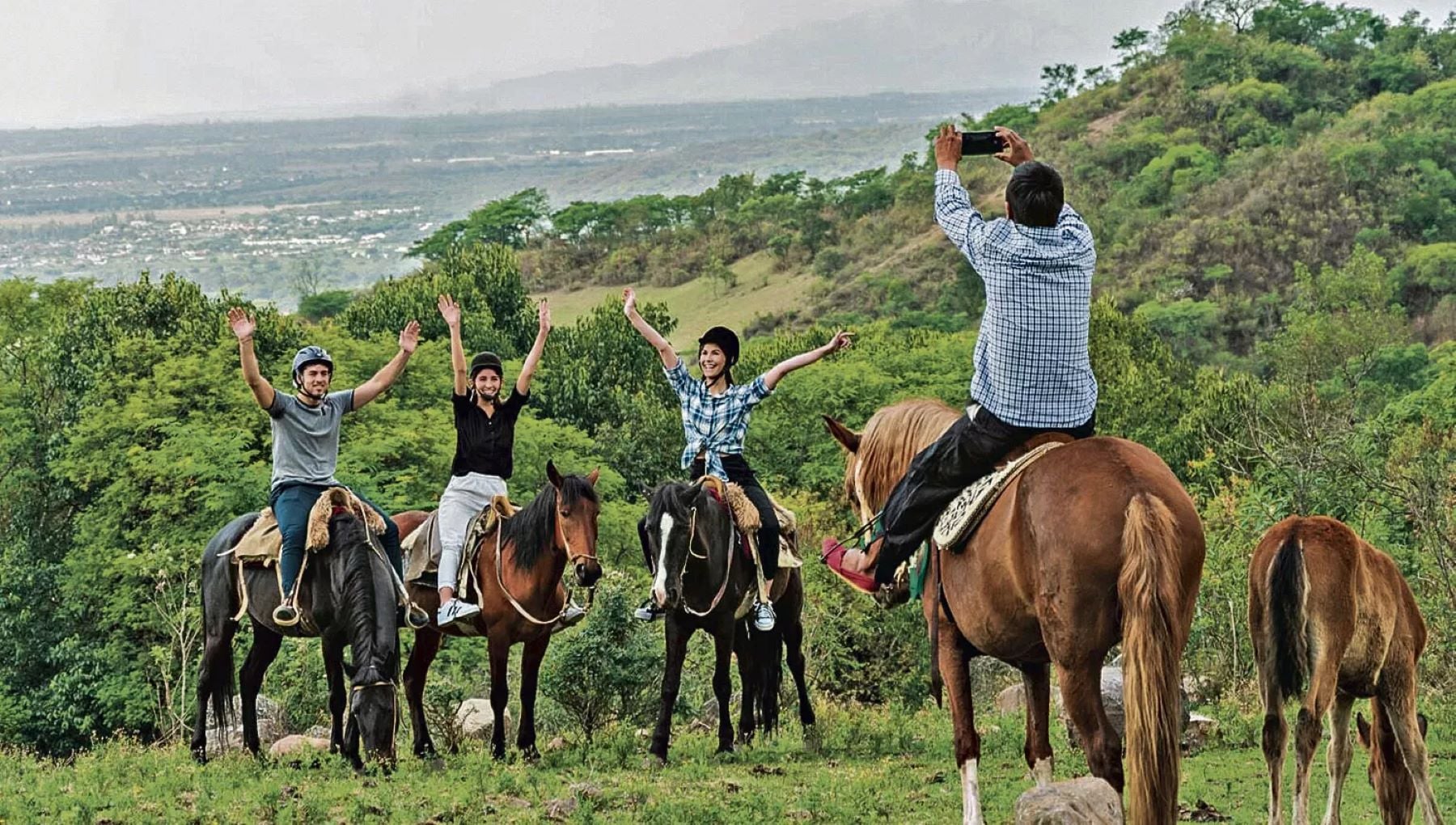 Cabalgata por las Yungas en San Lorenzo - Imagen 3