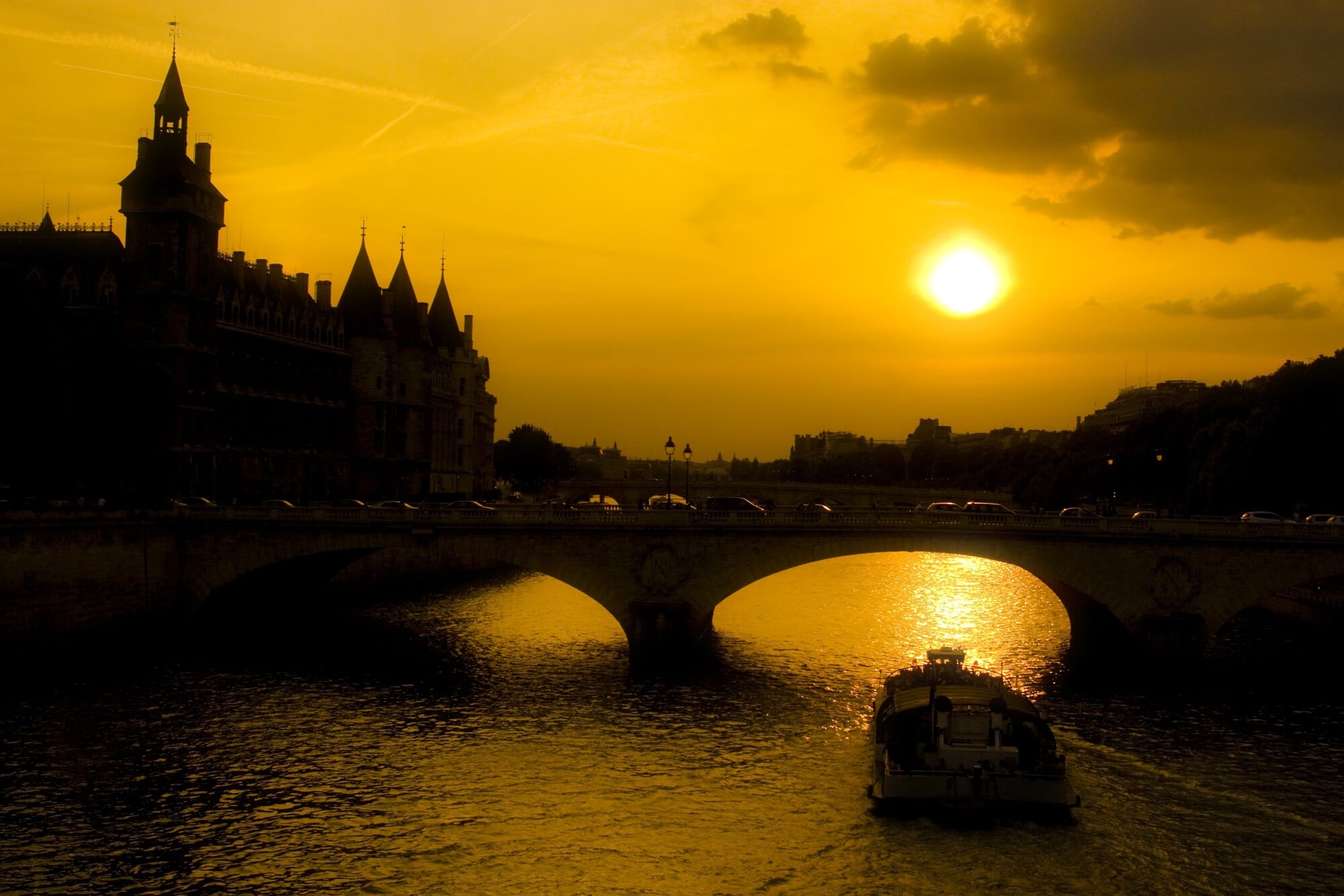 Ghosts, Legends and Mysteries of Paris - Imagen 2