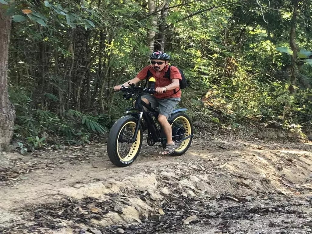 Aventura no campo de fatbike elétrica - Imagen 2