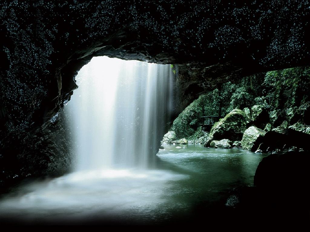 Gusanos luminosos del Puente Natural - Imagen 2